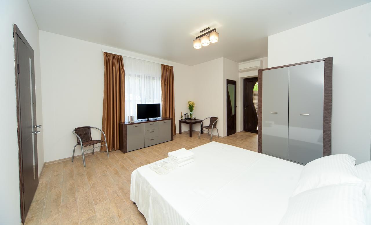 Hotel Fusion Odessa Exteriör bild