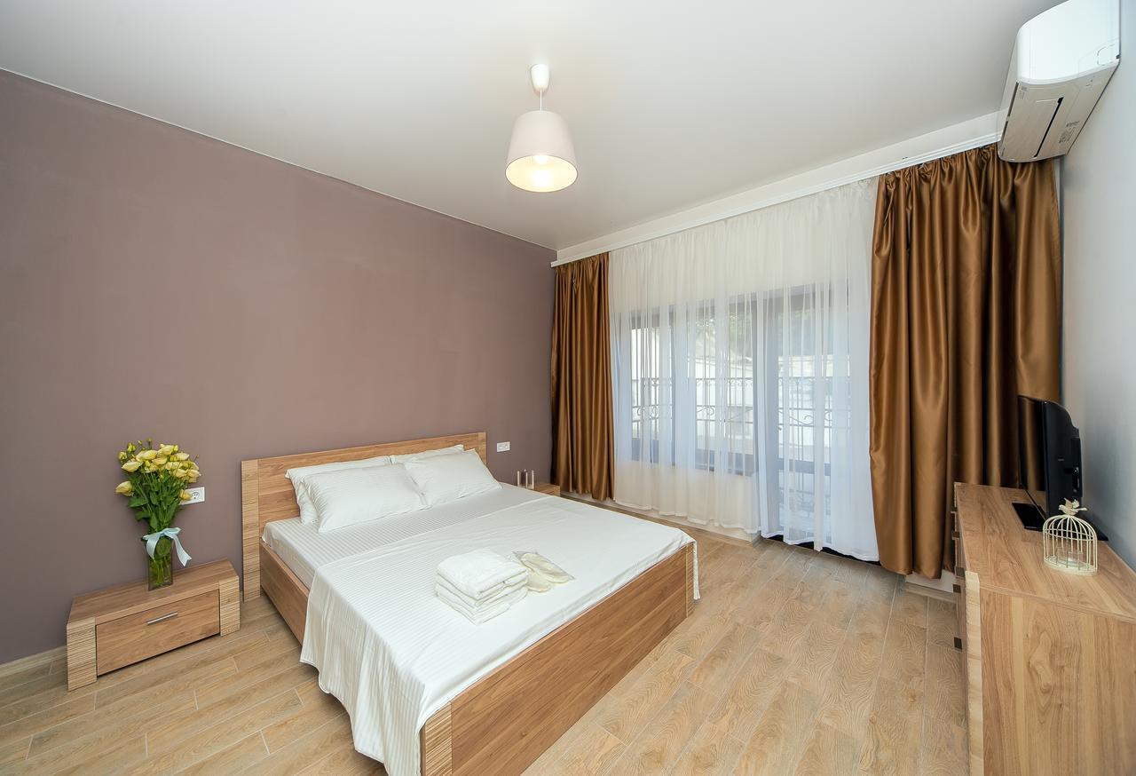 Hotel Fusion Odessa Exteriör bild