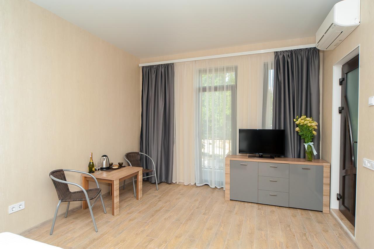 Hotel Fusion Odessa Exteriör bild