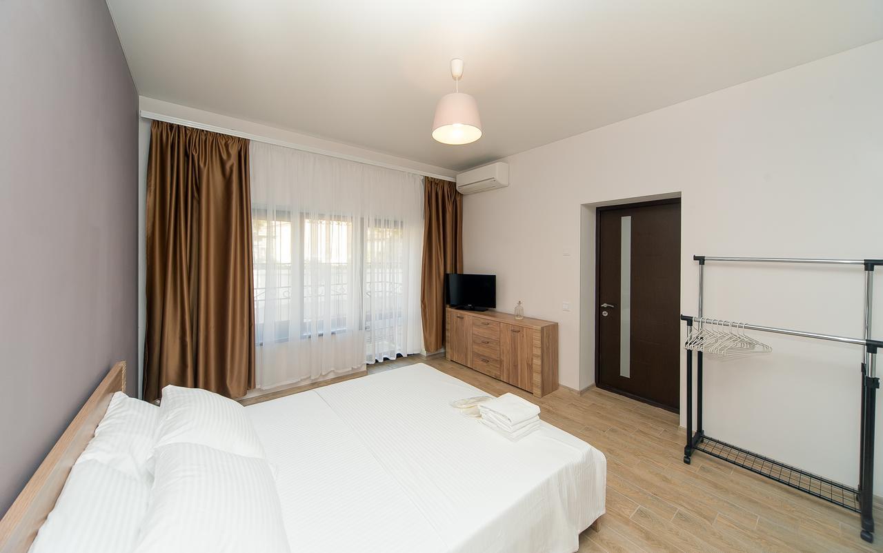 Hotel Fusion Odessa Exteriör bild