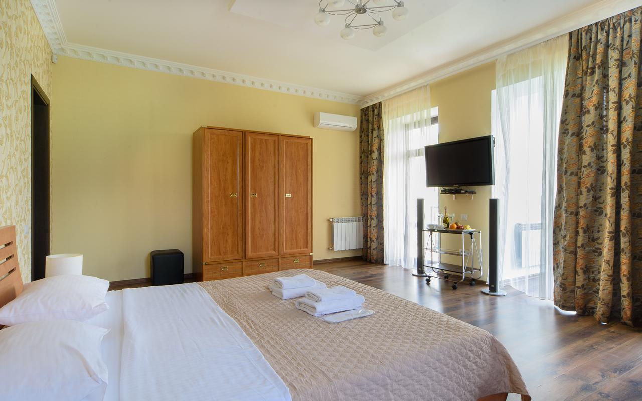 Hotel Fusion Odessa Exteriör bild